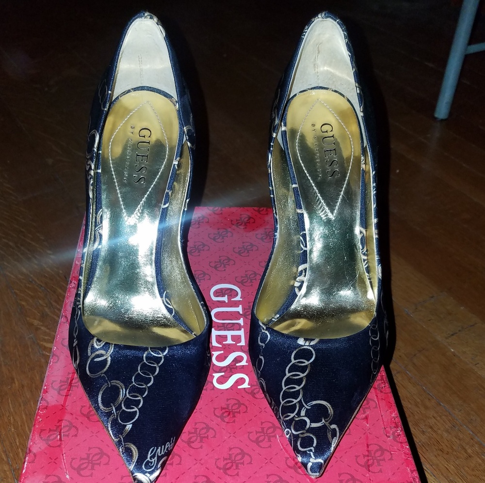 Guess Carrie Pumps